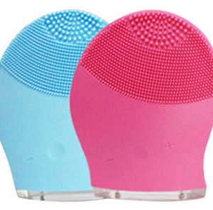 Silicone electromotive facial brush